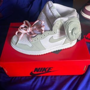 Wmns Air Jordan 1 High OG Seafoam